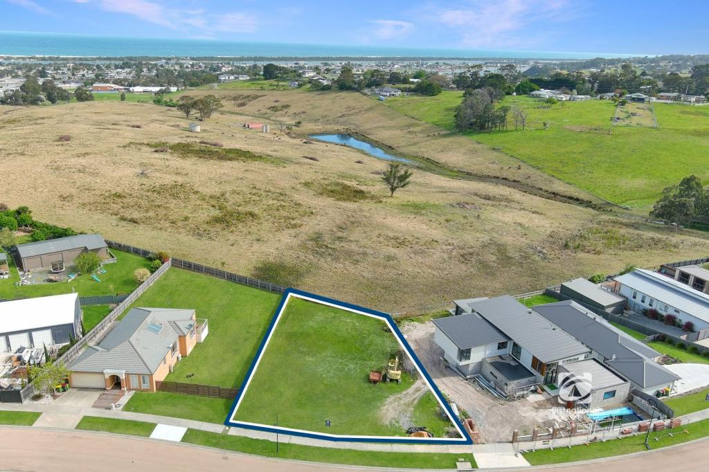 4 Riviera Ct, Lakes Entrance, VIC 3909