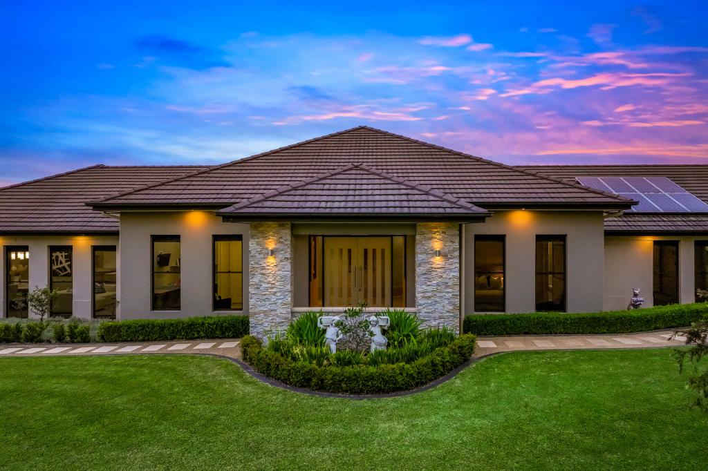 23 Portrush Cres, Luddenham, NSW 2745