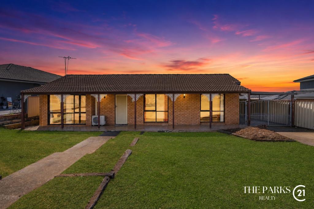 4 Moffitt Cres, Edensor Park, NSW 2176