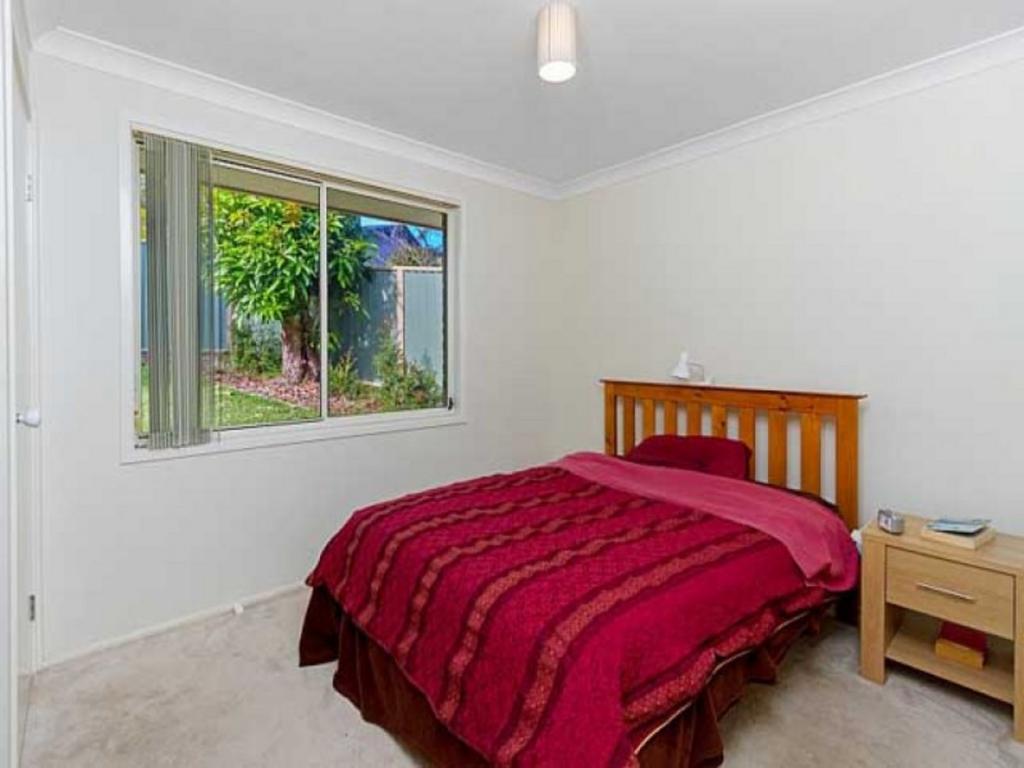 4 Soldiers Point Dr, Norah Head, NSW 2263