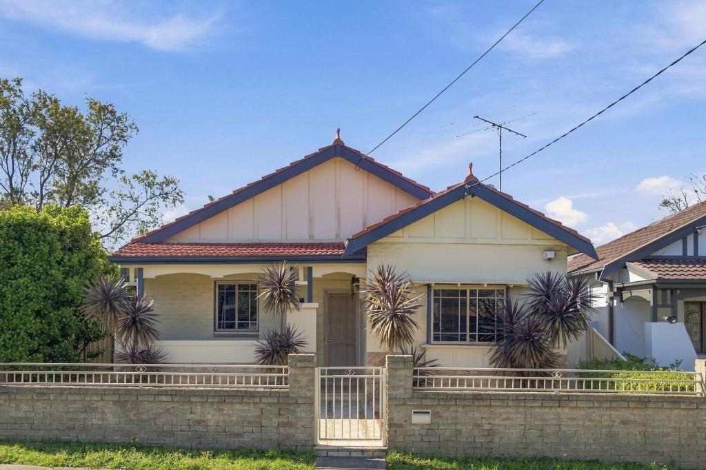 17 Mawson St, Punchbowl, NSW 2196