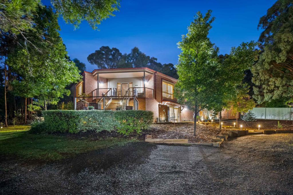 32 Stringybark Dr, Brown Hill, VIC 3350