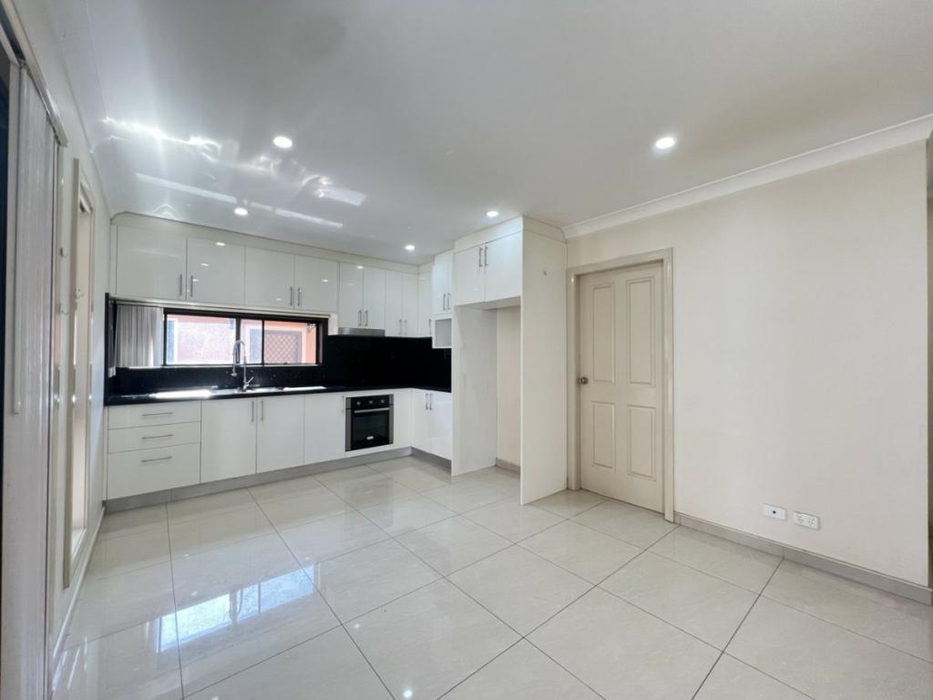 16A SUTHERLAND ST, CANLEY HEIGHTS, NSW 2166