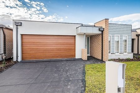 6 Barbara Ave, Officer, VIC 3809