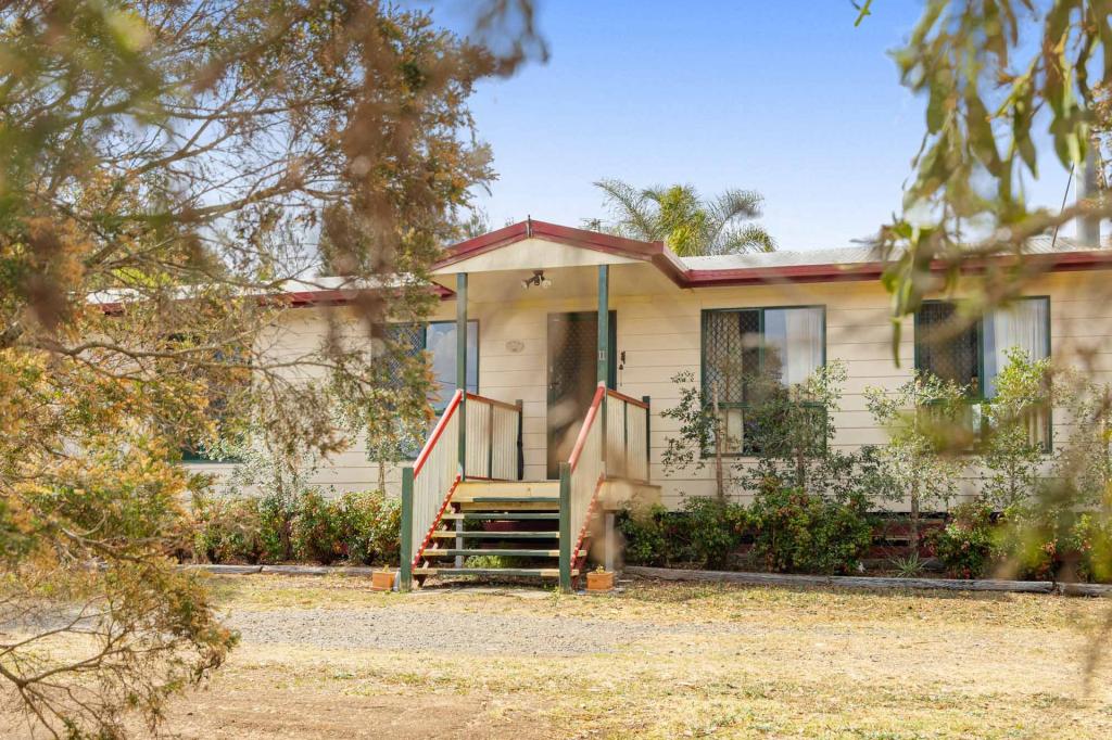 11 Neville St, Meringandan West, QLD 4352