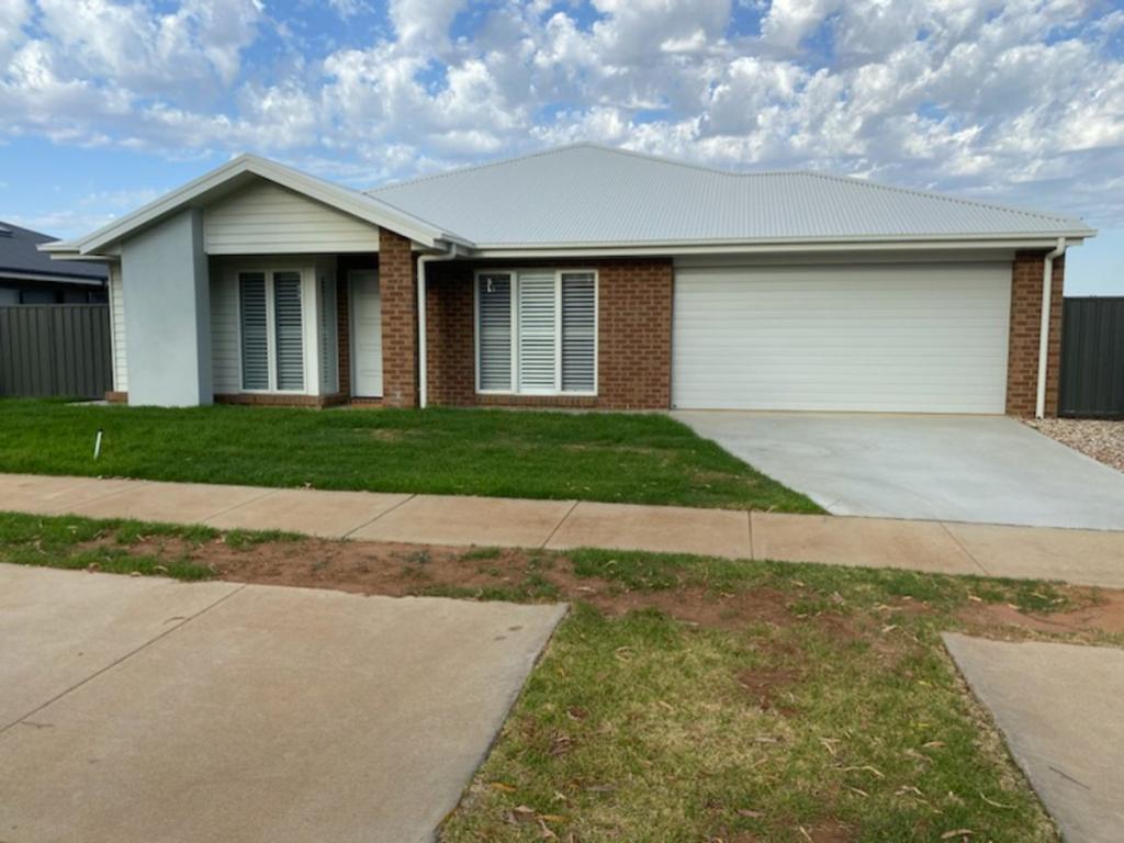 5 Fuchsia Dr, Swan Hill, VIC 3585