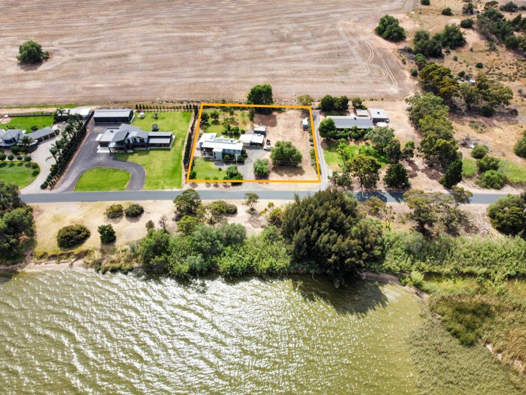 481 Lakeside Dr, Lake Boga, VIC 3584