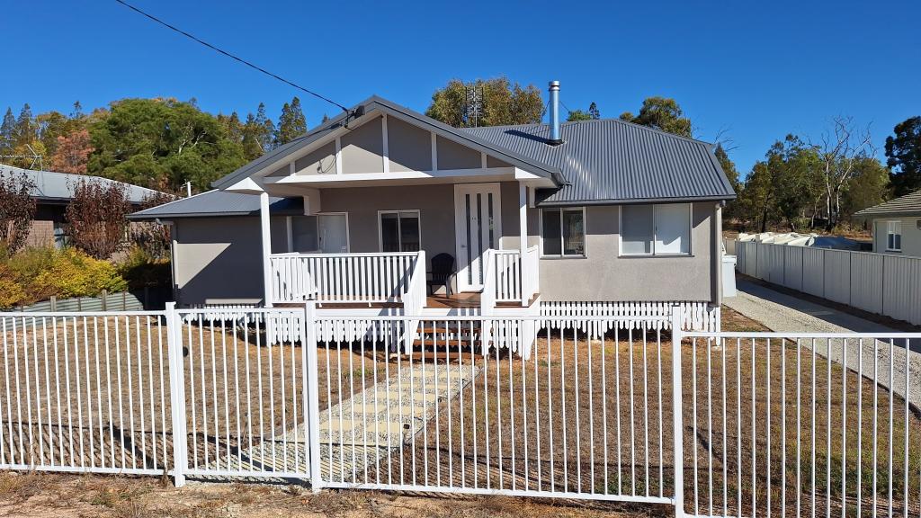 11 Micale Lane, Glen Aplin, QLD 4381