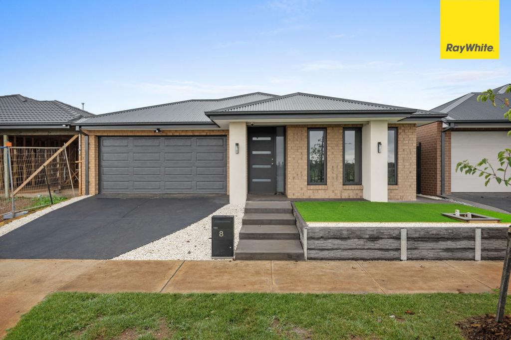 8 Northstowe Cres, Strathtulloh, VIC 3338
