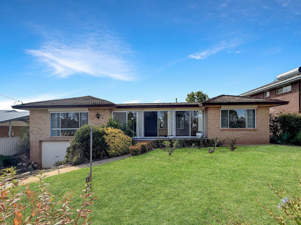 39 Fontenoy St, Young, NSW 2594