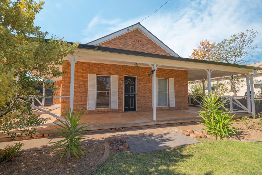 15 Barton St, Forbes, NSW 2871