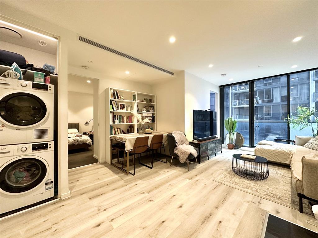 811/1 BALSTON ST, SOUTHBANK, VIC 3006