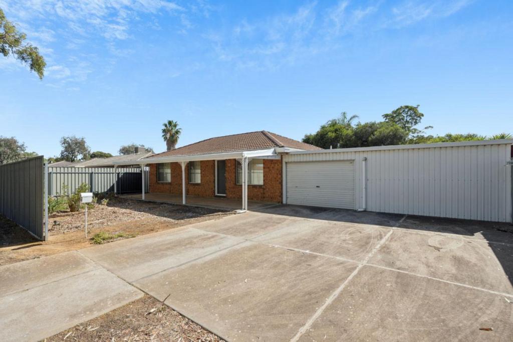 379 Burton Rd, Burton, SA 5110