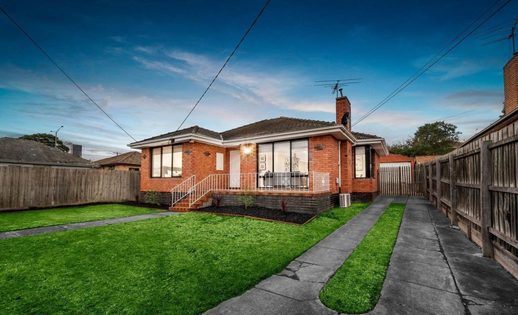 1 MCCOMAS GR, BURWOOD, VIC 3125