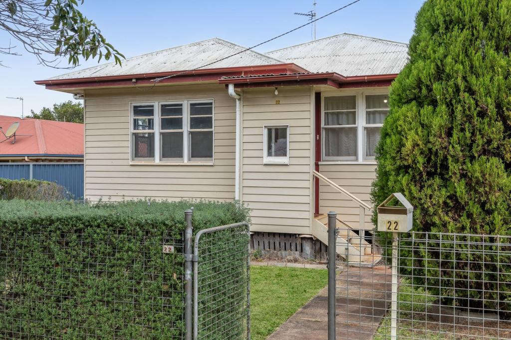 22 Warwick St, Harristown, QLD 4350