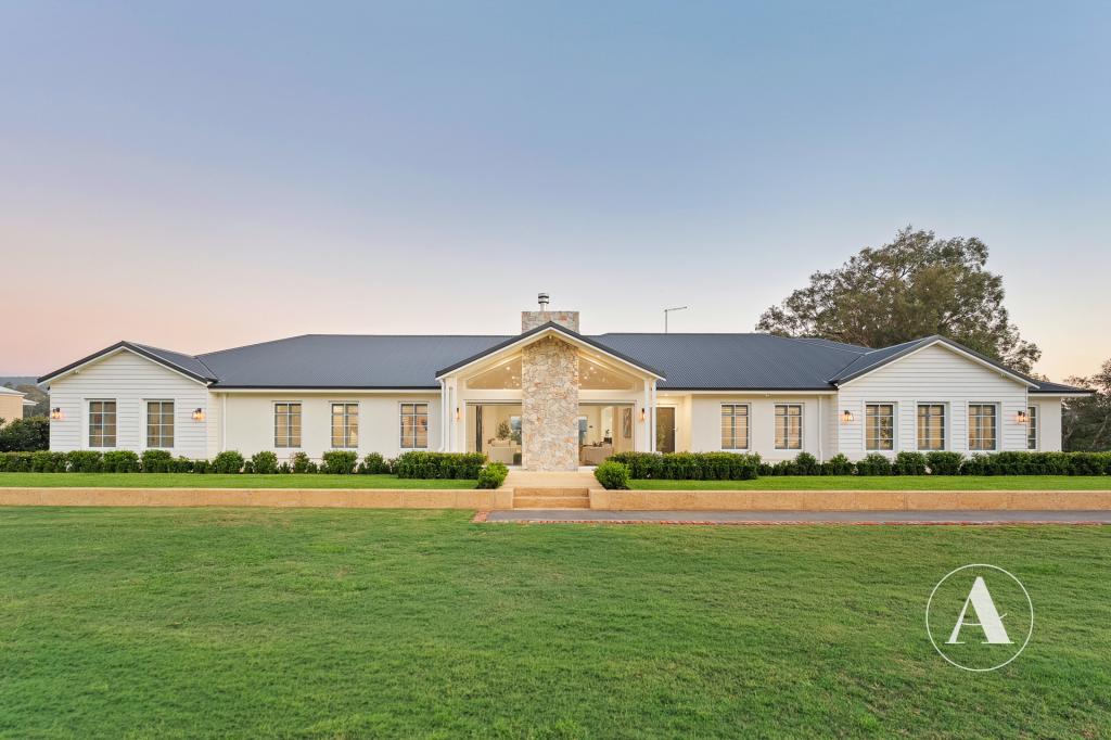 7 Winx Ave, Darling Downs, WA 6122