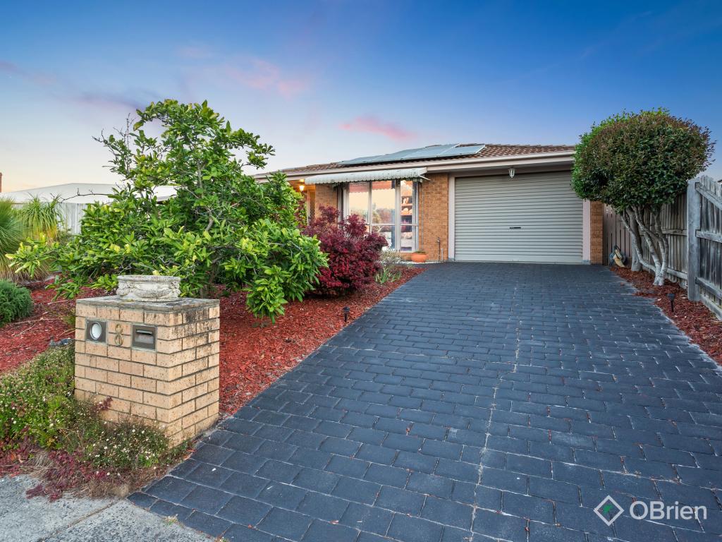 8 Colwyn Cl, Langwarrin, VIC 3910