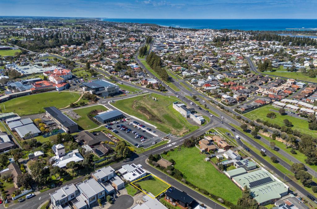 4 MCPHERSON CRES, WARRNAMBOOL, VIC 3280