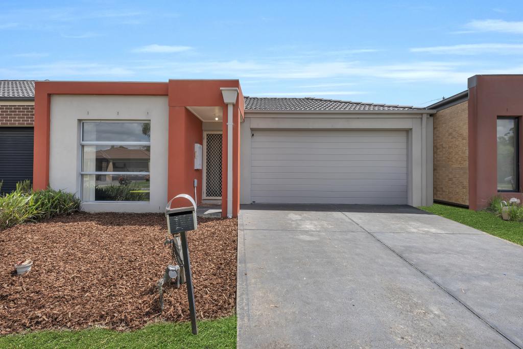 15 Field St, Pakenham, VIC 3810