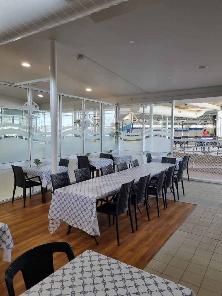 Cafe Aquarena, Wonthella, WA 6530