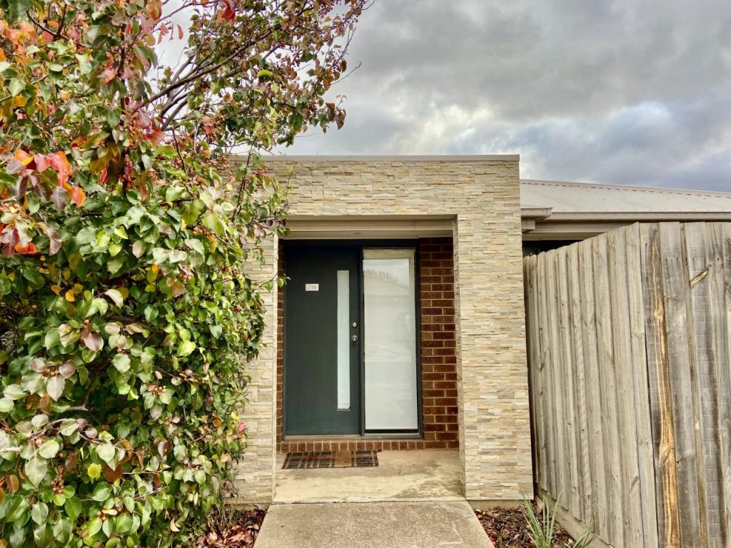 2/181 Riversdale Dr, Tarneit, VIC 3029
