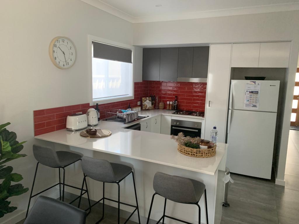 1/40 Diamond Cct, Rutherford, NSW 2320