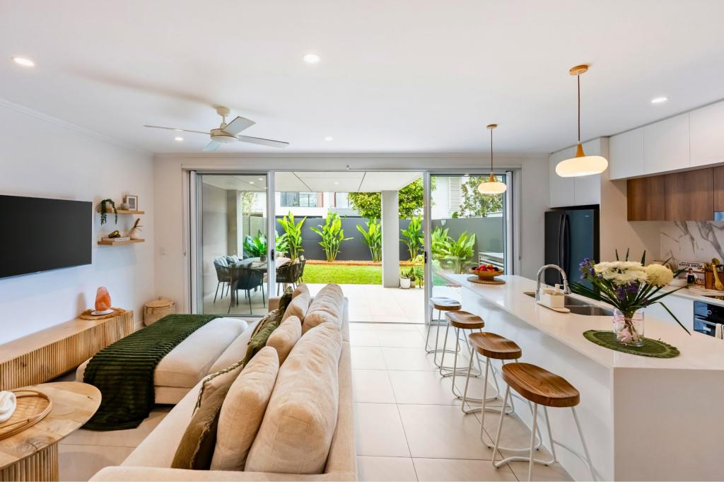 83 Florabella Dr, Robina, QLD 4226