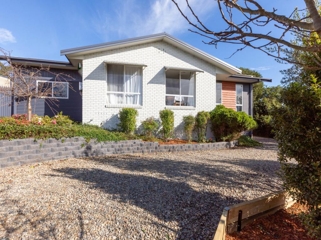 1 Goldberg Pl, Bega, NSW 2550