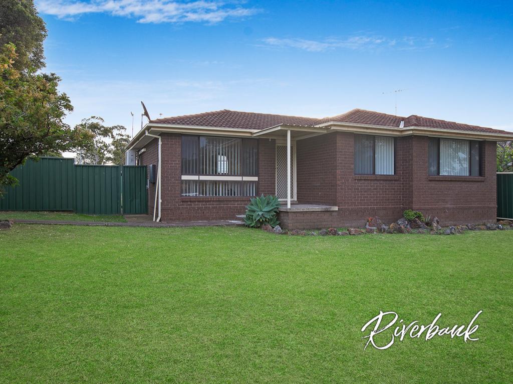 30 Shawnee St, Greenfield Park, NSW 2176