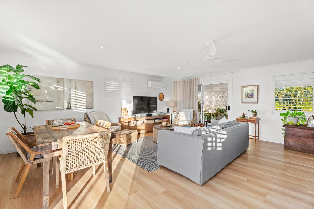 11 LAKESIDE CT, TORQUAY, QLD 4655