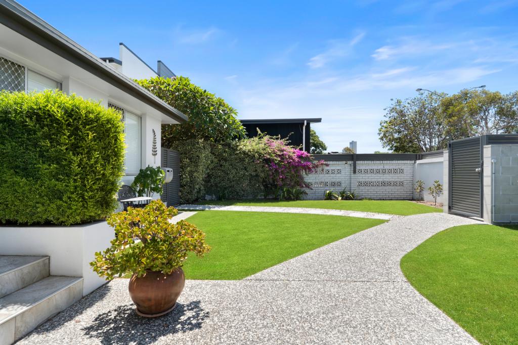 209 Sunshine Bvd, Mermaid Waters, QLD 4218