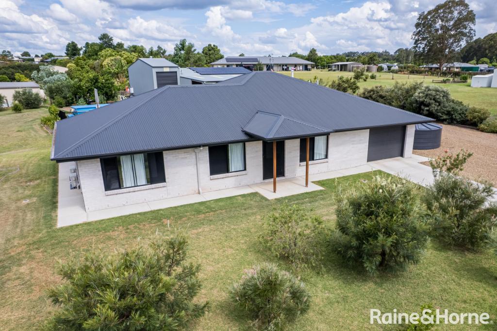 30-32 Lorikeet Cct, Kingaroy, QLD 4610