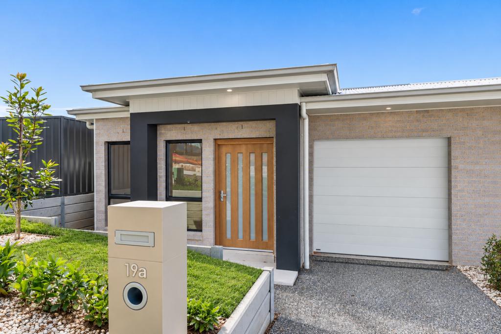 19 Runway St, Badagarang, NSW 2540