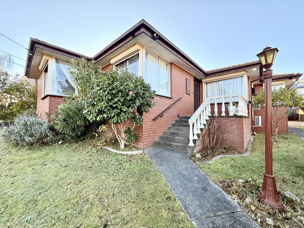 6 Old Orchard Way, Doncaster, VIC 3108