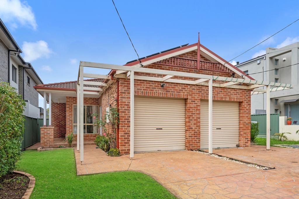 16 Peace Ave, Peakhurst Heights, NSW 2210