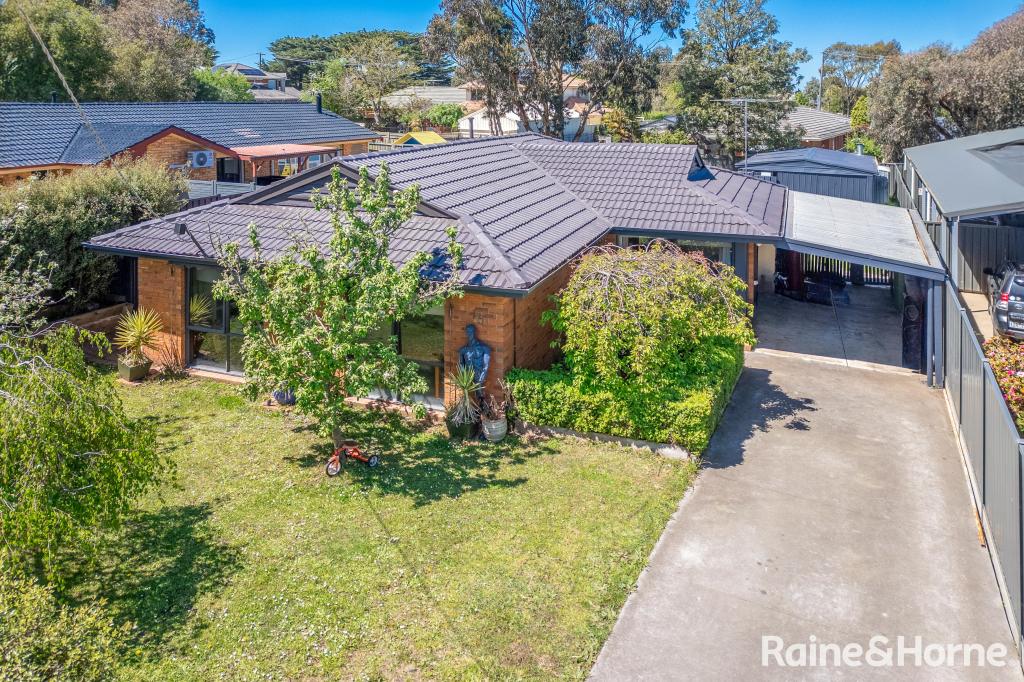 15 Scenic Ct, Gisborne, VIC 3437