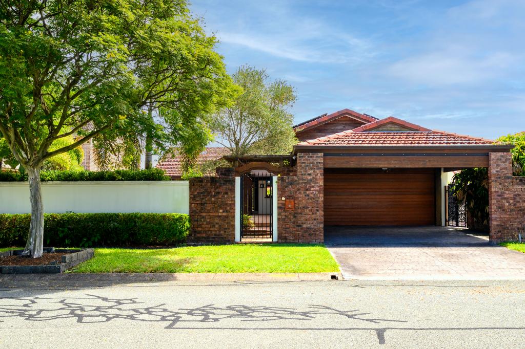 16 ABERDEEN AVE, BENOWA, QLD 4217