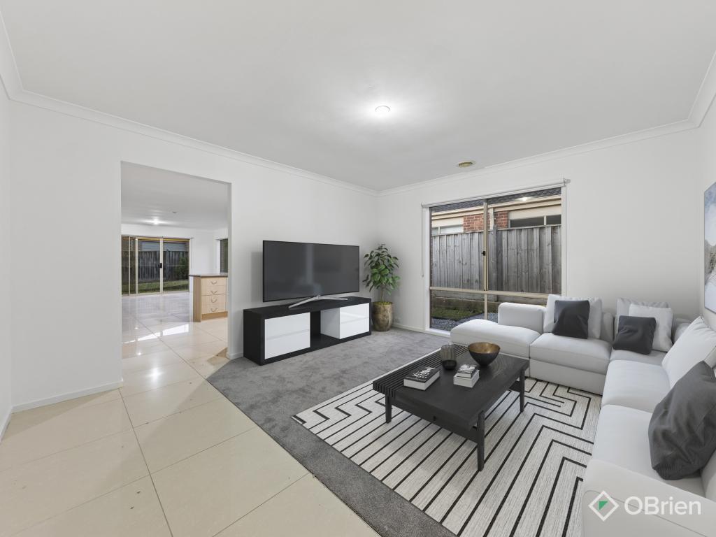 37 Evesham St, Cranbourne North, VIC 3977