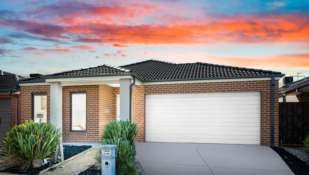 32 Maiden Cres, Point Cook, VIC 3030