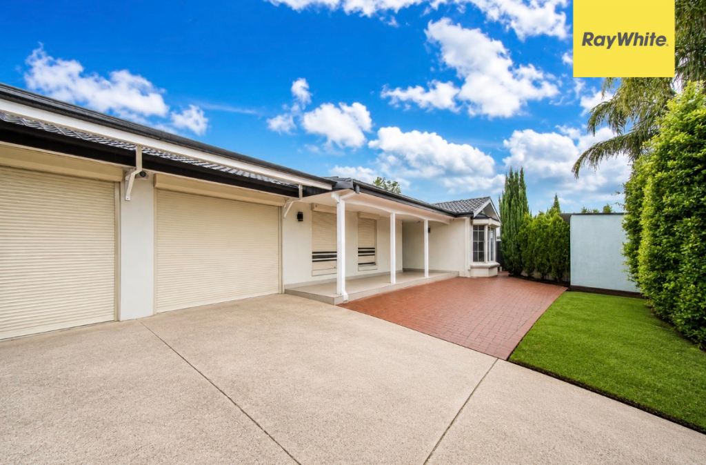 9 Flinders Cres, Hinchinbrook, NSW 2168