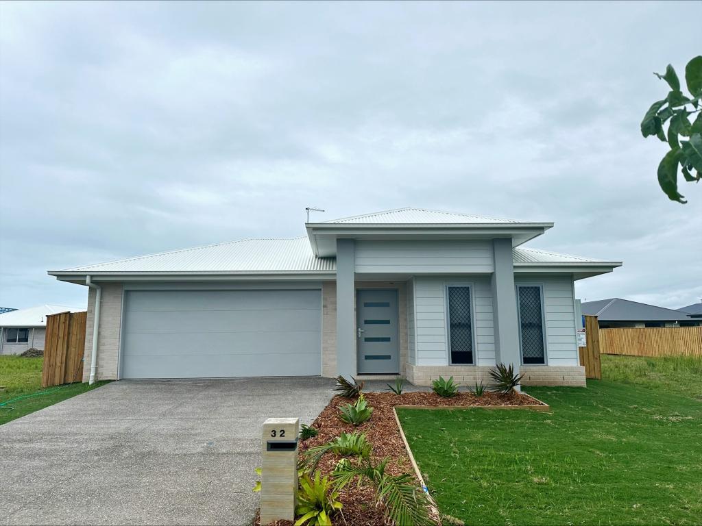 32 WOODSWALLOW AVE, POINT VERNON, QLD 4655