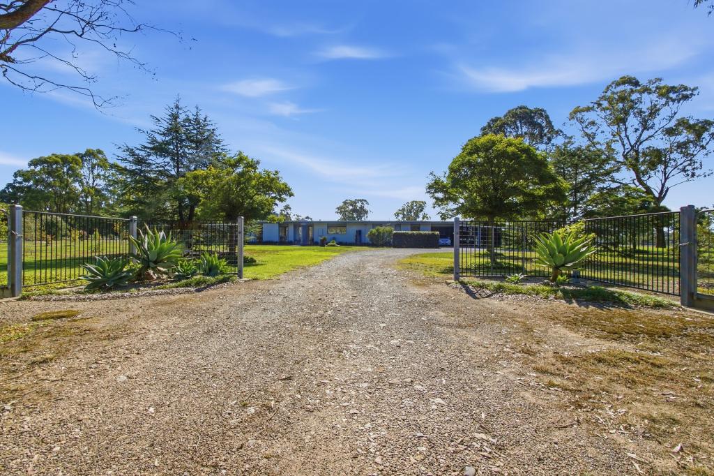 30 Cemetery Rd, Toongabbie, VIC 3856