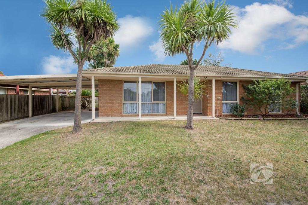 1 Dunbarton Dr, Pakenham, VIC 3810