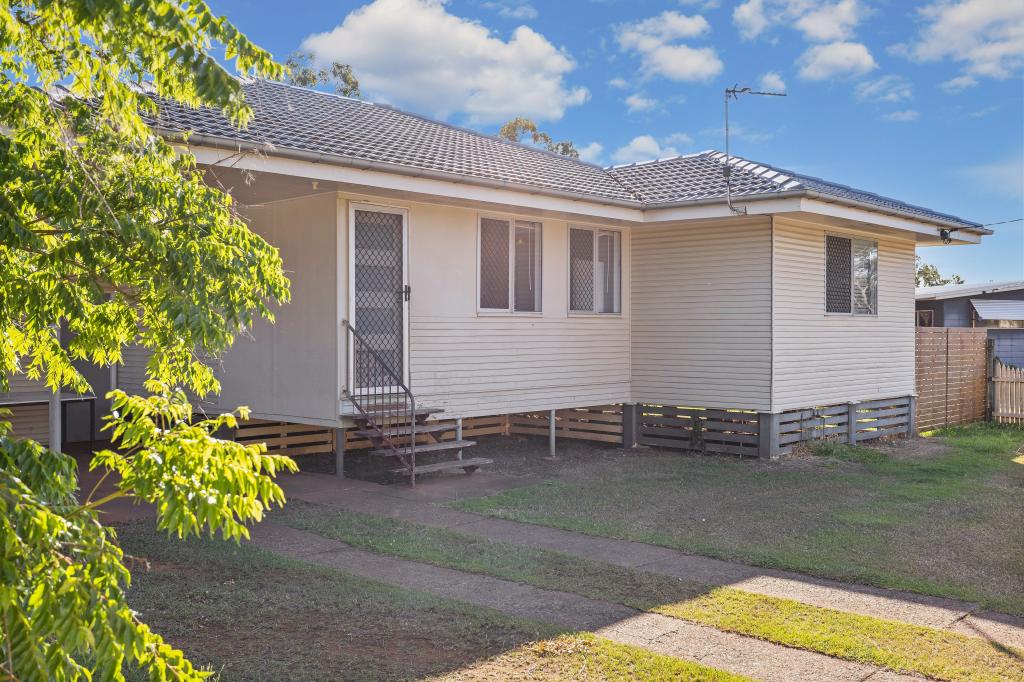 37 Milligan St, Oakey, QLD 4401