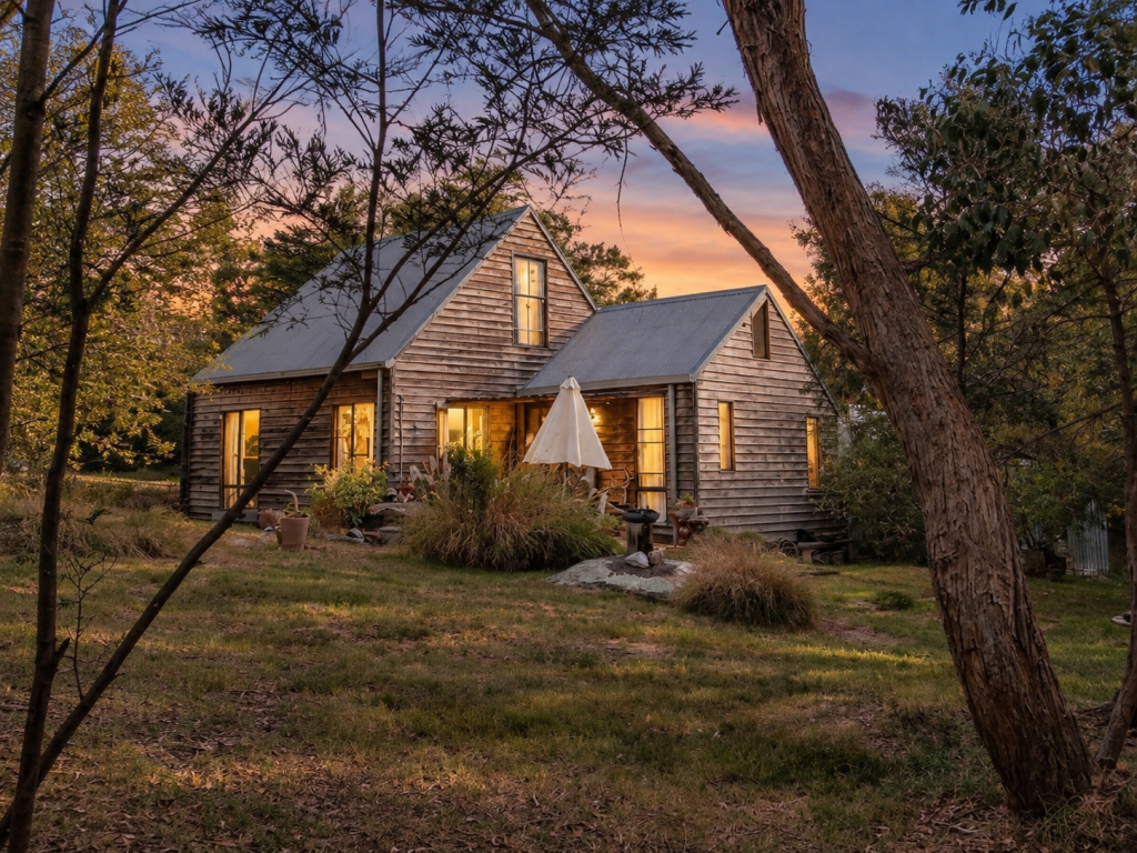 17-19 Elizabeth Ave, Uralla, NSW 2358