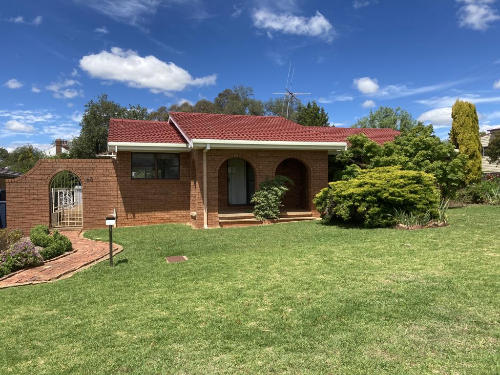 58 Phillip St, Molong, NSW 2866
