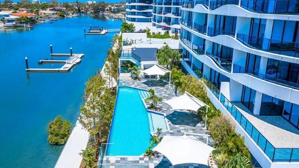 21204/5 Harbour Side Ct, Biggera Waters, QLD 4216