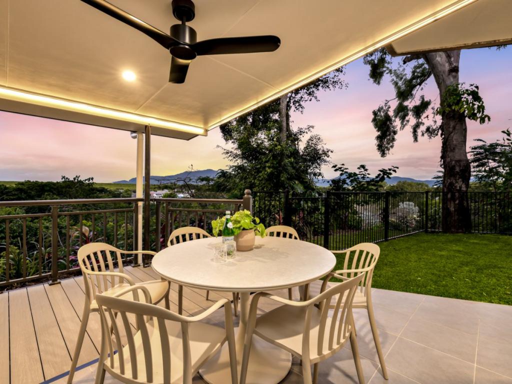 1/22-24 Collins Ave, Edge Hill, QLD 4870