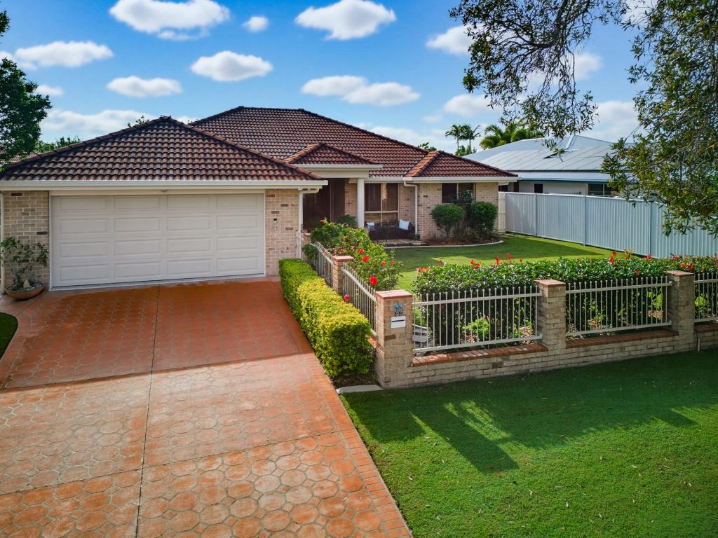 11 Lander St, Pelican Waters, QLD 4551