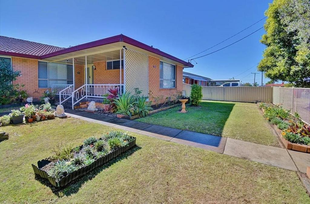 2 LABURNUM AVE, CASINO, NSW 2470